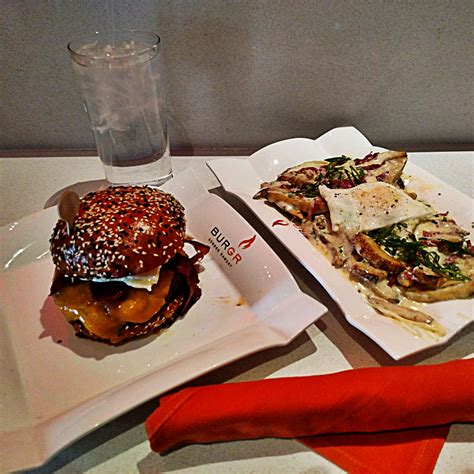 Gordon ramsay burger brings the chef's famously exacting skills front and center with a menu starring hamburgers. Gordon Ramsay BurGR - Las Vegas, NV (The Strip): Farm ...