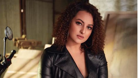 Happy Birthday Sonakshi Sinha Watch Best Songs Of The Dabangg Girl That Will Make You Groove