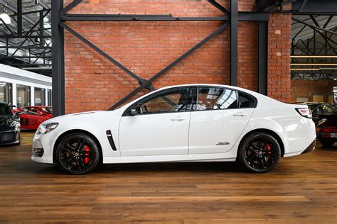 Holden Ss Ve White Sedan 29 Richmonds Classic And Prestige Cars