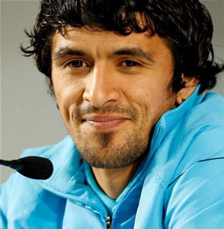 En ouvrant le score ce samedi lors de la. Who is Lucho González dating? Lucho González girlfriend, wife