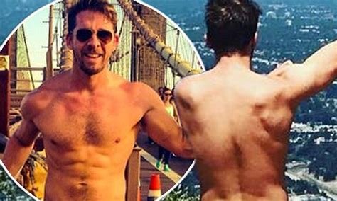 Hugh Sheridan Shows Off His Muscular Physique While Hiking In La