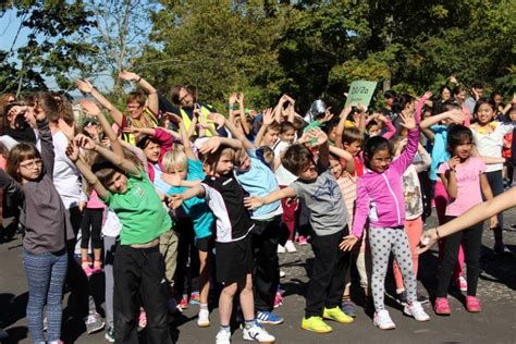 They've been able to give so much to the kids worldwide for so long. UNICEF Spendenlauf | Mönchbergschule Grund- und Mittelschule