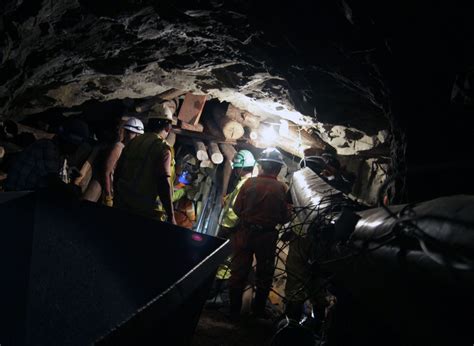 tragedia en arequipa cuatro mineros artesanales mueren en un socavón noticias agencia
