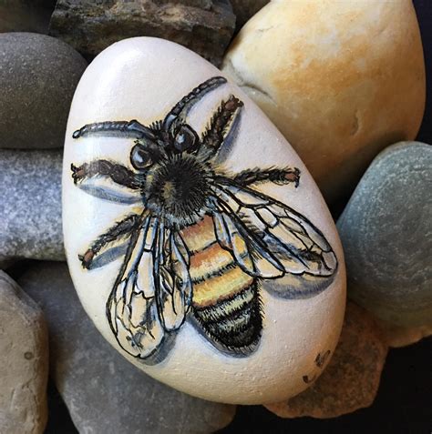 Queen Bee Painted Rock 🐝 Rpaintedrocks