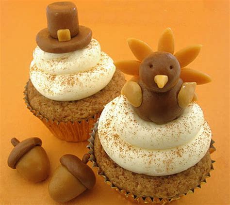 Mar 17, 2017 · half the fun of making a homemade cake recipe is getting creative with the decorations. Easy Adorable Thanksgiving Cupcake Decorating Ideas - family holiday.net/guide to family ...