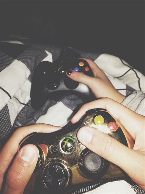 Couples Who Play Xbox Together 😍 Playing Xbox Cuddling Couples
