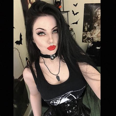 Dark Fashion Goth Girls Strange Gothic Halloween Face Makeup