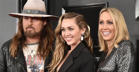 Susan died of a terminal illness three years prior to the start of the show, but is often mentioned by the family and is seen in pictures around the house. Miley Cyrus Mom Death - Miley Cyrus Height