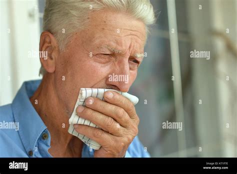 Old Man Coughing Hi Res Stock Photography And Images Alamy