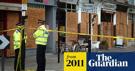 london riots police closer to identifying community hero england riots 2011 the guardian