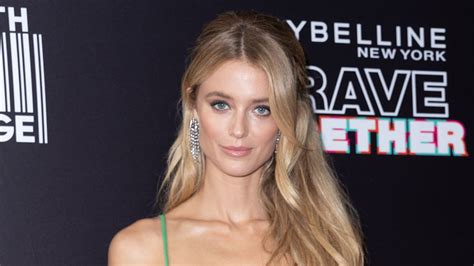 Kate Bock Shares Gorgeous Bts Videos From 2022 Si Swimsuit Photo Shoot In Belize Silifestyle