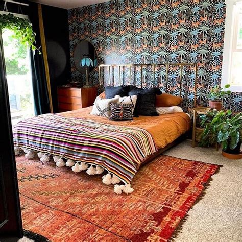 Let's see how to decorate in hippie style, bringing in our environments the bright colors and psychedelic flower children with funky décor and. Interesting Hippie Bedroom Ideas with Happy Tones and ...