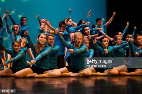 Performance Art Dance Fotografías E Imágenes De Stock Getty Images