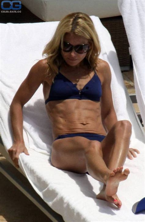 Kelly Ripa Topless Telegraph