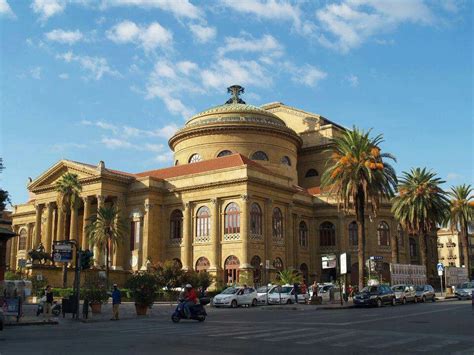 Palermo is a city in southern italy, the capital of both the autonomous region of sicily and the metropolitan city of palermo, the city's su. Palermo | Sizilien