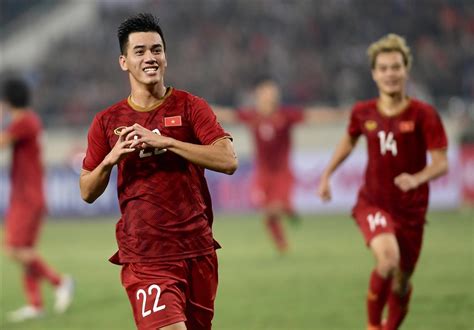Là những cái tên được người hâm mộ chờ đợi sẽ tỏa sáng ở giải u23 châu á 2020, bắt đầu từ ngày 10/1. Tiến Linh hội quân cùng U23 Việt Nam dù B. Bình Dương đá ...