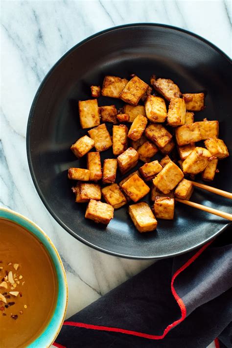 Tofu meat recipe | how to make tofu look and taste like chicken. How to Make Crispy Baked Tofu - Cookie and Kate