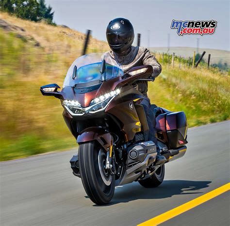 Check out honda goldwing 2021 specifications & features at oto. 2018 Honda Gold Wing | 48kg lighter | Full Details ...