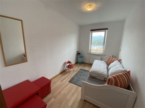 Schöner komfortabler bungalow mit eingezäuntem garten und garage in idyllischer lage. Ferienwohnung mit 1500 qm eingezäuntem Garten / Lilly 3 EG