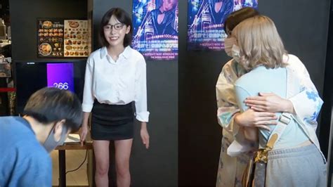 japanese porn star fukada eimi hugs more than 3 000 people