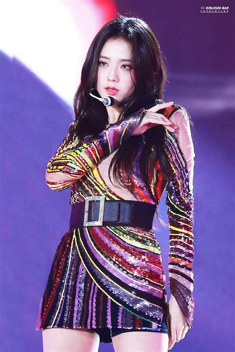 #kim jisoo #kim jisoo icons #blackpink #blackpink icons #jisoo icon #jisoo icons #jisoo layouts anonymous said : 181225 BLACKPINK at SBS Gayo Daejun | Moda kadın ...