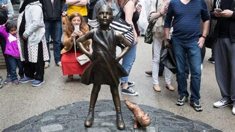 Fearless Girl ‘pissing Pug Statue Next To Wall Street Attraction