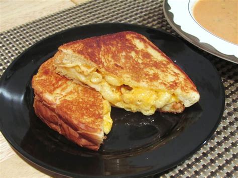 Grilled Mac And Cheese Sandwiches The Spiffy Cookie