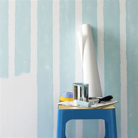 How to make your own wallpaper for your android and iphone. Easy Wall Decorating Ideas for Renters