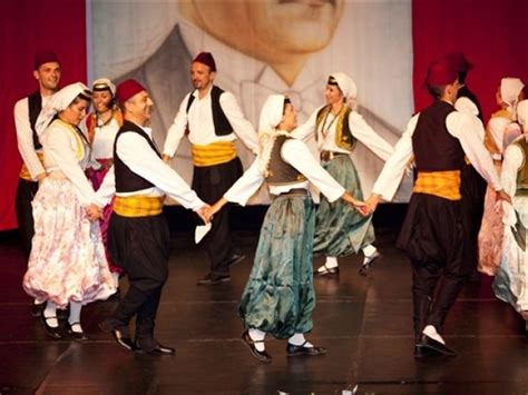 Balkan Danslar Ve M Zikleri Yeditepe Folklor E Itim Merkezi