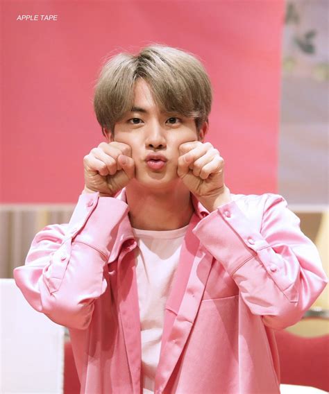 Dalam versi interaktif foto, jin mengatakan, benda apa di ruangan ini yang menurut kalian paling mewakiliku? BTS Jin Reveals That He Is Working On His Own Original Song - Koreaboo