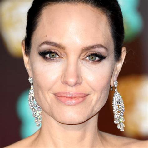 celebrities with different coloured eyes beauty crew