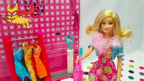 Desde siempre, la afamada muñeca barbie nos ha impresionado porque se convirtió en un icono de moda y belleza. Juego de vestir a barbie Barbie se viste para ir a ...