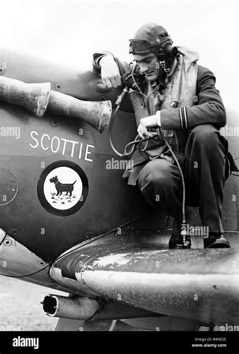 Spitfire Pilot Hi Res Stock Photography And Images Alamy