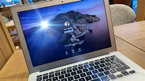 Do You Suffer With A Blurry Macbook Screen Solve It Raw Mac