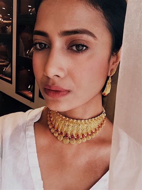 In addition to that jewellery for everyday wear are also available. Tanishq Gold Choker Necklace Designs With Price