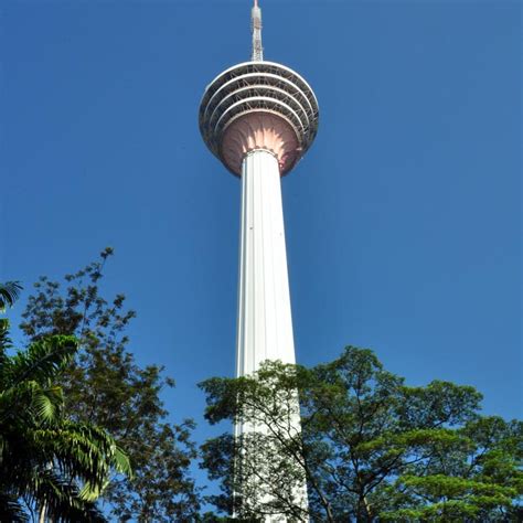 If you are not scared of heights, go to kl tower now and give it a try! 天空之盒 SKY BOX @ 吉隆坡塔 KL TOWER