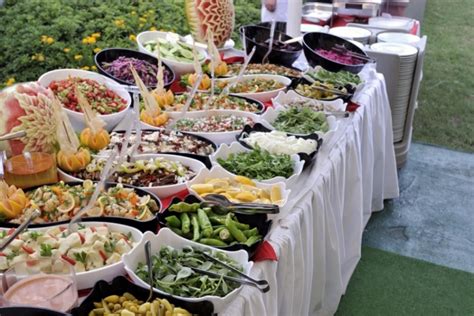 Outdoor Weddings And Your Food