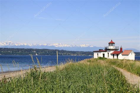 West Point Lighthouse Discovery Park Seattle Stock Photo By ©davidgn