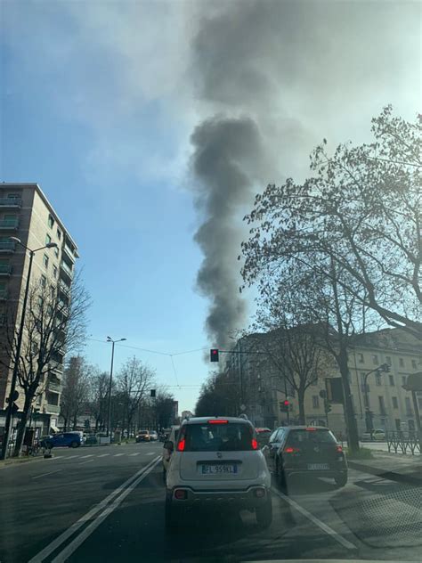 Maybe you would like to learn more about one of these? Incendio a Torino: alta colonna di fumo nero sulla città ...