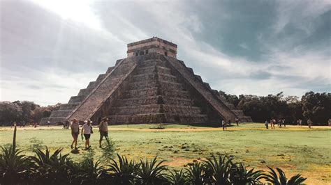 La Cultura Maya Crónica De Una Historia Inacabada Kore