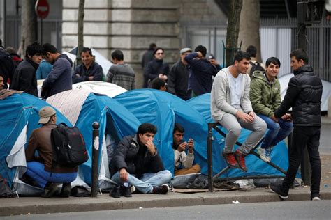Thousands Of Homeless Migrants Are Sleeping Rough In Paris And No Ones Talking About It The