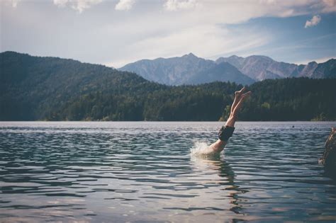 The Mental And Physical Benefits Of Wild Swimming Sustain Health Magazine