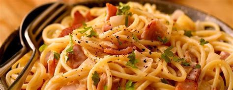 La cocina del norte de italia cuenta con unas protagonistas indiscutidas: Receta Italiana de Pasta Carbonara 2020 ...