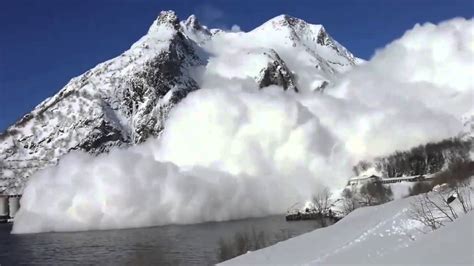 Worlds Biggest Avalanche 2 Contrasting Views Youtube