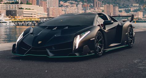 Watch Lamborghini Veneno Makes A Glorious Ruckus During Dealership