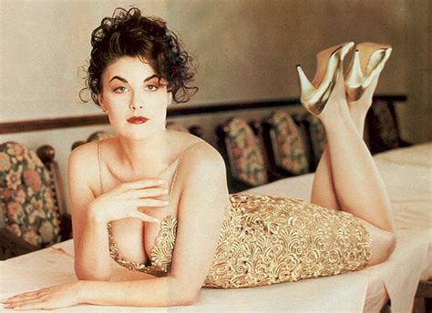 Sherilyn Fenn Body Measurements Bra Size Height And Weight