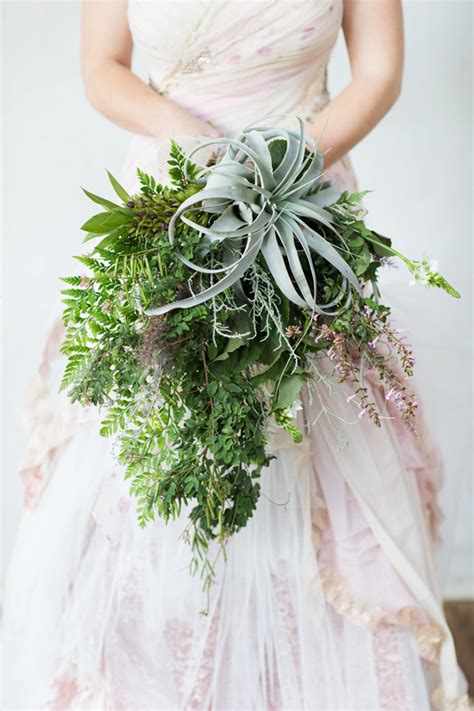It is high time we stop leaving greens out of our bouquets and start accessorizing with them! 20 Greenery Wedding Bouquets | SouthBound Bride
