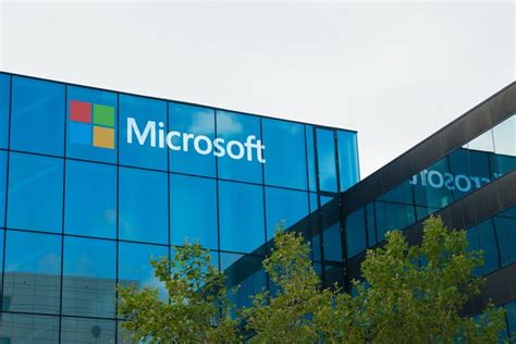 Microsoft Amazon Overtake Apple To Become Worlds Most Valuable Companies