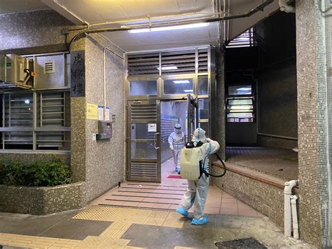 本會因應2019冠狀病毒疫情的發展，現已重開公眾服務櫃檯。 消費者可致電本會熱線 2929 2222 預約到本會諮詢中心的查詢，投訴及換領贈品等服務。 消費者亦可透過以下連結作出查詢或投訴： 廣源 楊思健-健仔 - 【是日疫情初報】 繼昨天廣柏樓確診個案6827、廣榕樓6848後， 是日懷疑初步個案為 ...