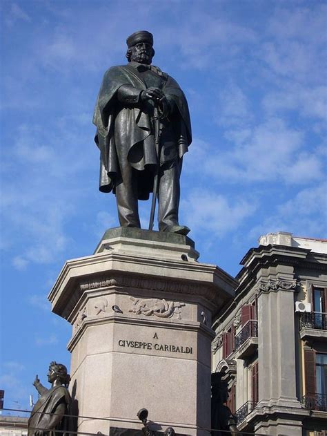 Praça Garibaldi Giuseppe Garibaldi Nápoles Campânia Itália